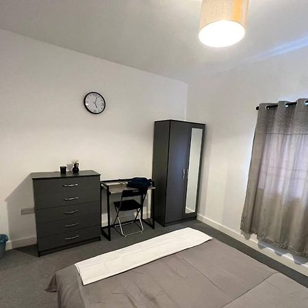 4 Bedroom Terrace House Wellingborough Dış mekan fotoğraf