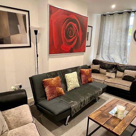 4 Bedroom Terrace House Wellingborough Dış mekan fotoğraf