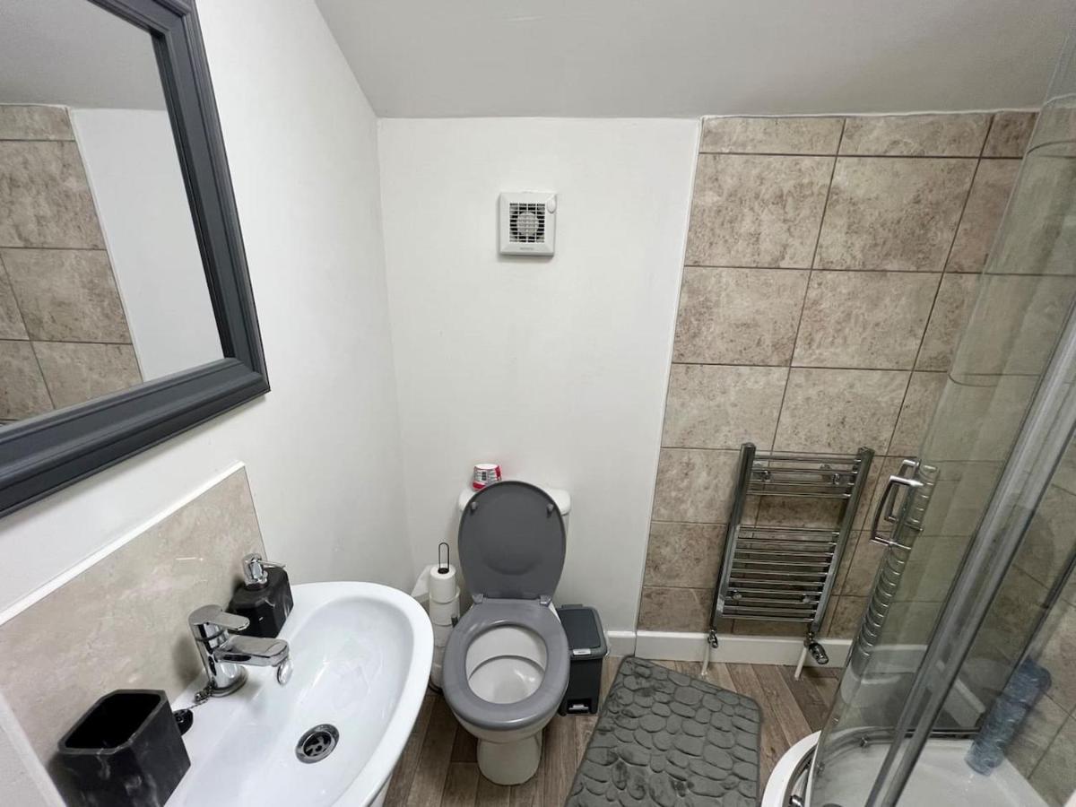 4 Bedroom Terrace House Wellingborough Dış mekan fotoğraf