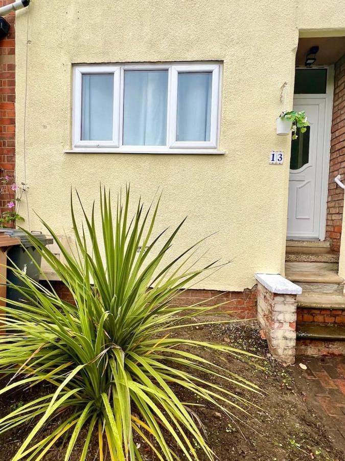4 Bedroom Terrace House Wellingborough Dış mekan fotoğraf