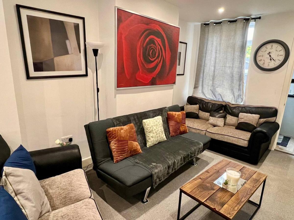 4 Bedroom Terrace House Wellingborough Dış mekan fotoğraf
