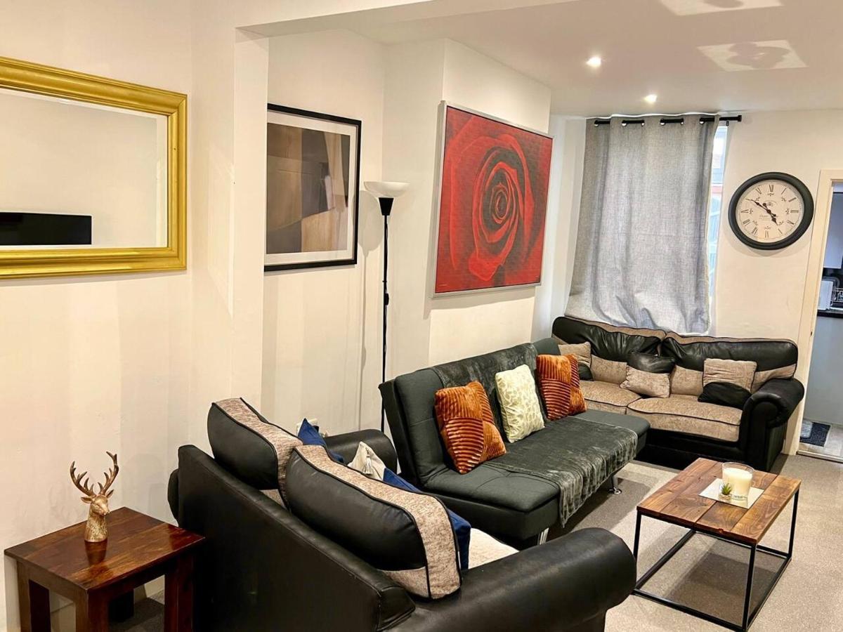 4 Bedroom Terrace House Wellingborough Dış mekan fotoğraf