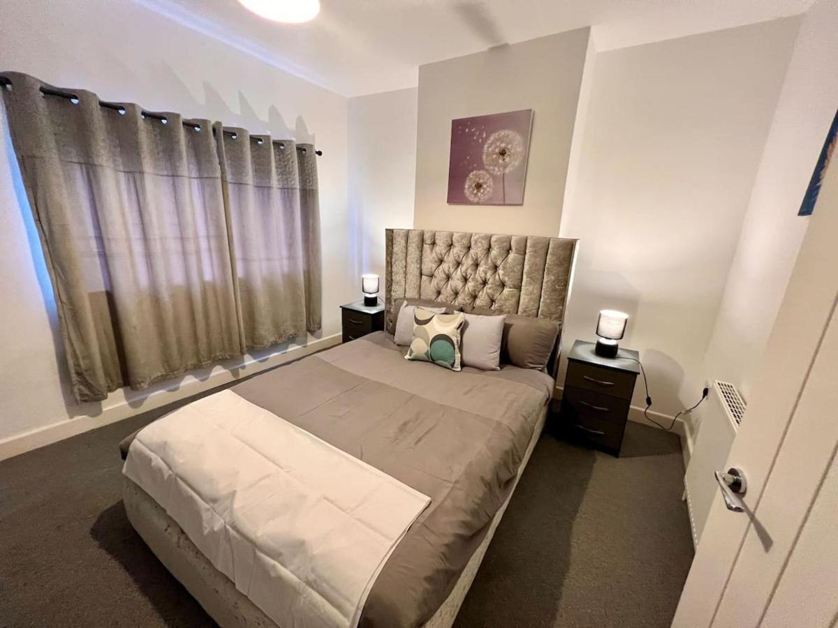4 Bedroom Terrace House Wellingborough Dış mekan fotoğraf