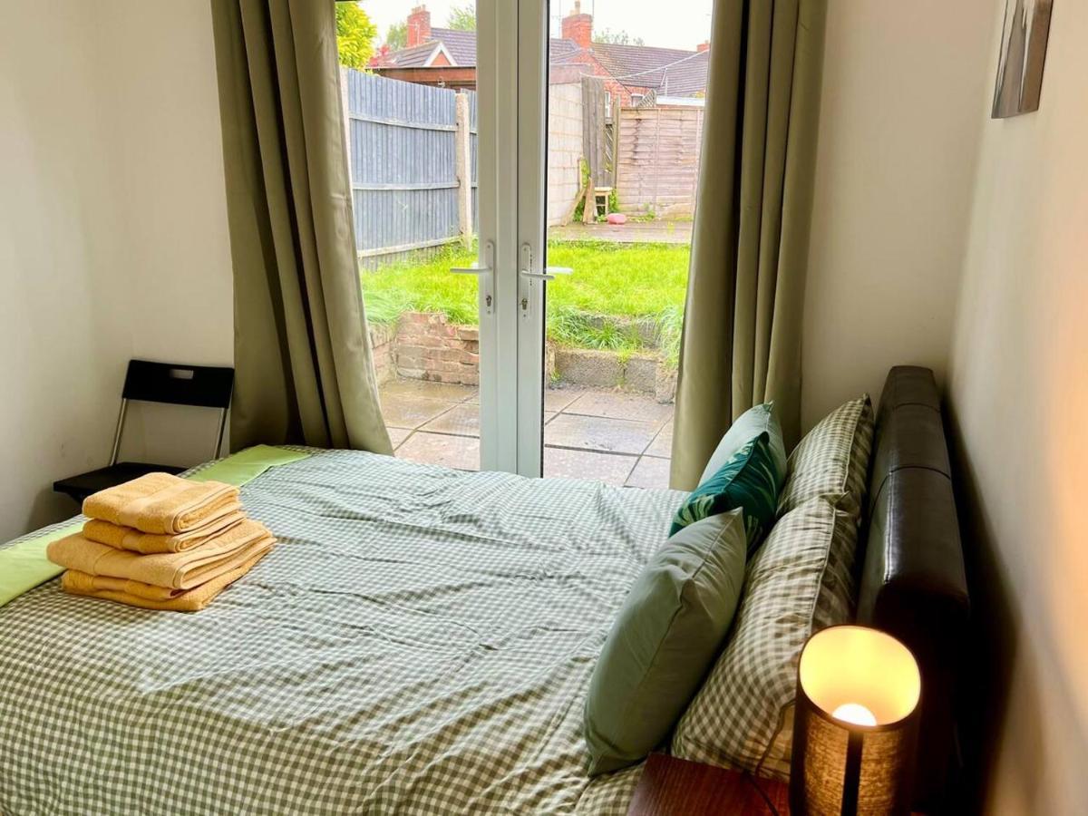 4 Bedroom Terrace House Wellingborough Dış mekan fotoğraf
